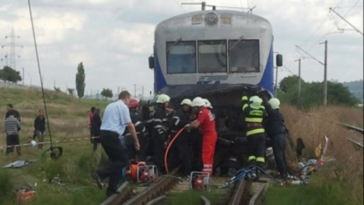 Tragedie la Iaşi: 9 oameni au murit spulberaţi de tren